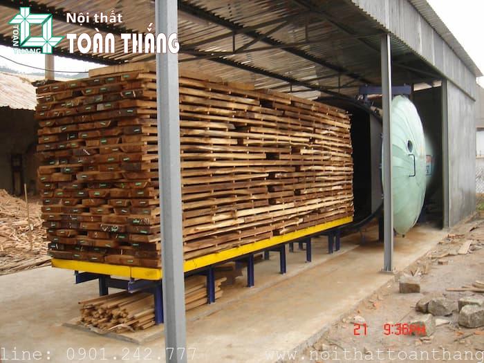 Sấy - Sơ chế ván gỗ tại Nhà máy sàn gỗ tự nhiên